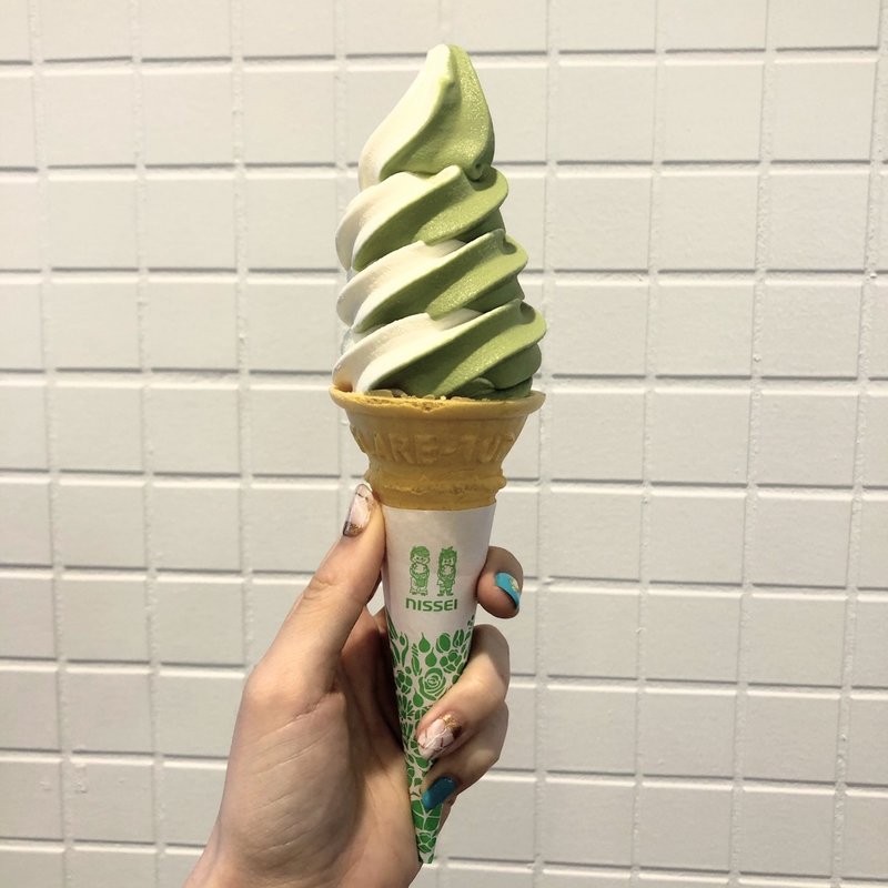 バニラ　抹茶ミックスソフトクリーム(海老名茶屋)