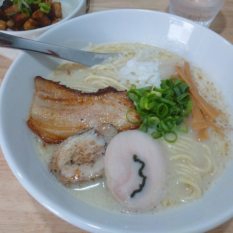 トリパイタンラーメン(トリスタンダード)