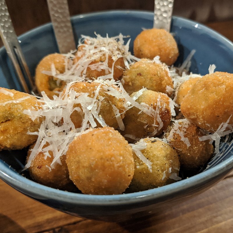 オリーブ肉づめフリット(guri)