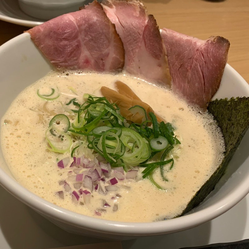 濃厚魚介鶏白湯らーめん(うまい麺には福来たる 西大橋店)