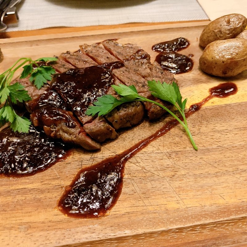 (オン ア ターブル on A TABLE)