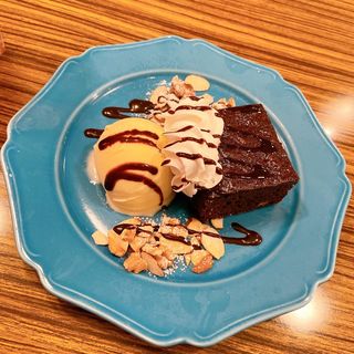 ホットファッジチョコレートブラウニー(WIRED CAFE アトレ川崎)