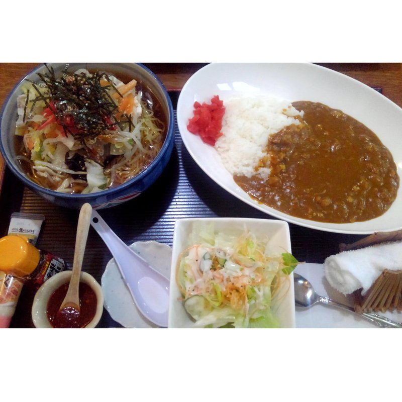 カレーライスとハーフマウンテン冷やし(ピエール )