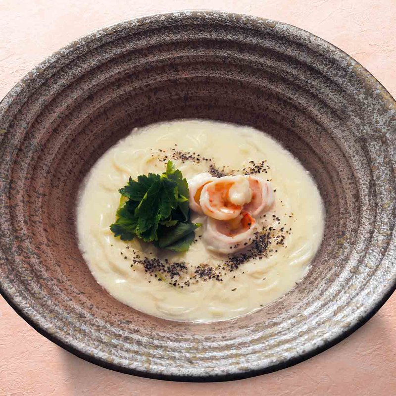 海老クリームのおうどん(あげたち 匠の細麺 つるとんたん（大国町）)