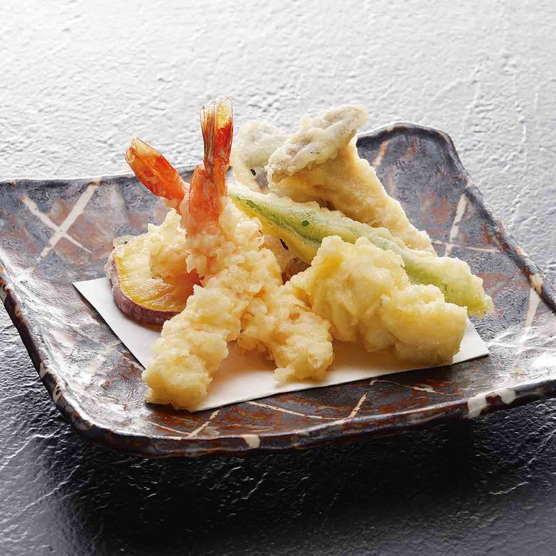 海老と季節野菜の天扶良盛り合わせ(あげたち 匠の細麺 つるとんたん（大国町）)