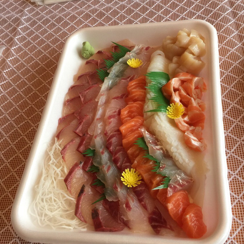 お刺身盛り合わせ(なみなみ)