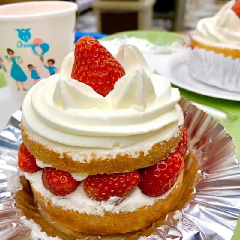 いちごサンドショート(近江屋洋菓子店 神田店 （オウミヤヨウガシテン）)