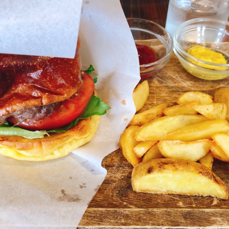 プレミアムハンバーガープレート(食堂 PLUG)