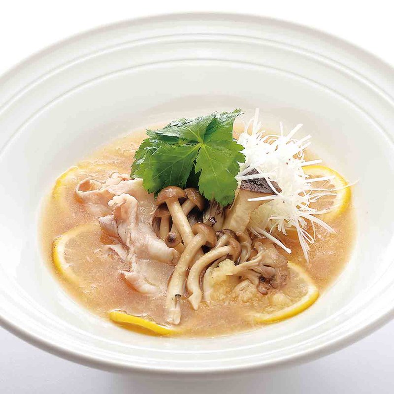 レモンみぞれ餡仕立て イベリコ豚とキノコのおうどん(つるとんたん TOP CHEFS)
