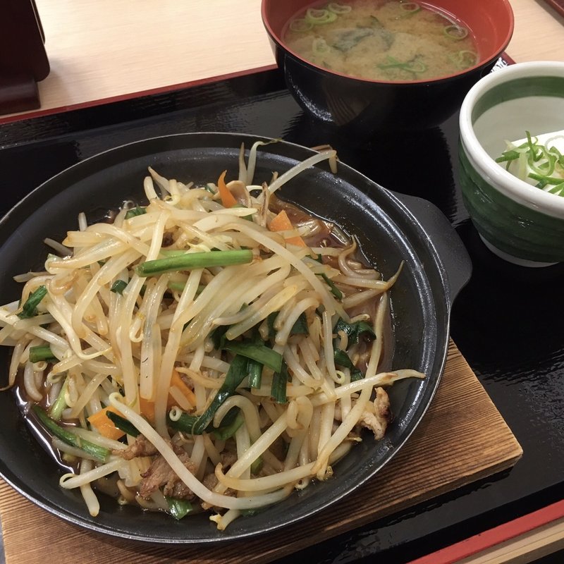 大盛りもやし炒め定食(街かど屋 長堀)