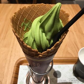 抹茶ソフトクリーム(nana’s green tea ららぽーと湘南平塚店)