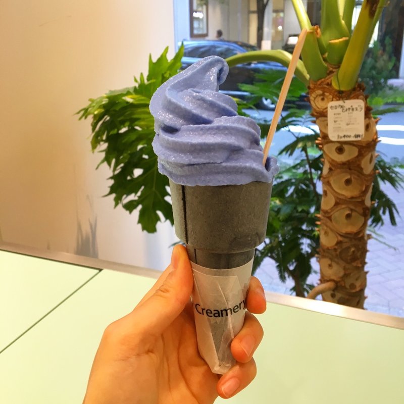 ブルーアーモンドソフトクリーム(ロフトフードラボ)