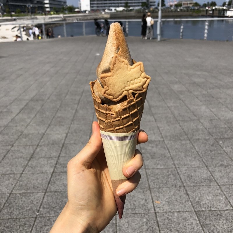 宇治ほうじ茶ソフト(ロゴスショップ＆カフェ 三井アウトレットパーク横浜ベイサイド店)