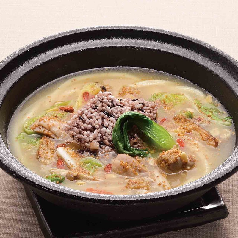 薬膳仕立て 胡麻 鶏白湯スープのおうどん(麺匠の心つくし つるとんたん 宗右衛門町店)