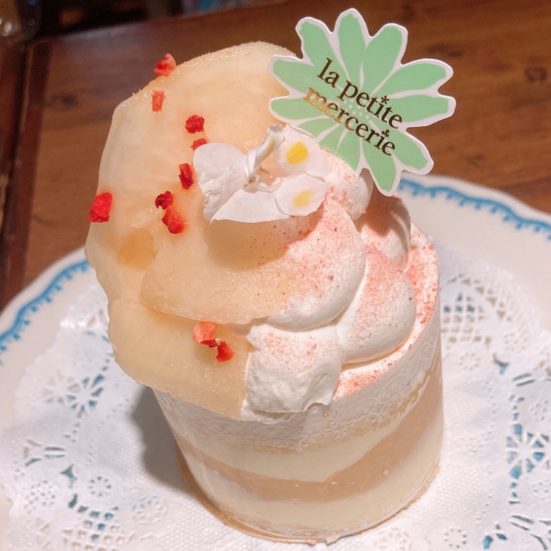 白桃とカスタードショート(ラ・プティ・メルスリー ルミネエスト新宿店)
