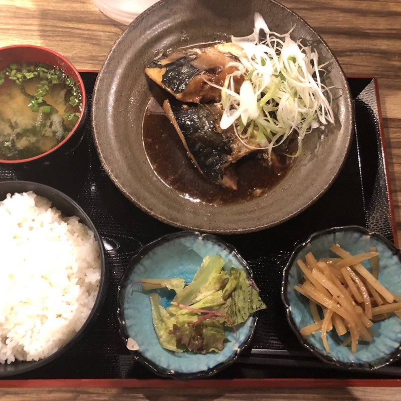 煮魚定食（サバ醤油煮）(とろ鮪　人形町店)