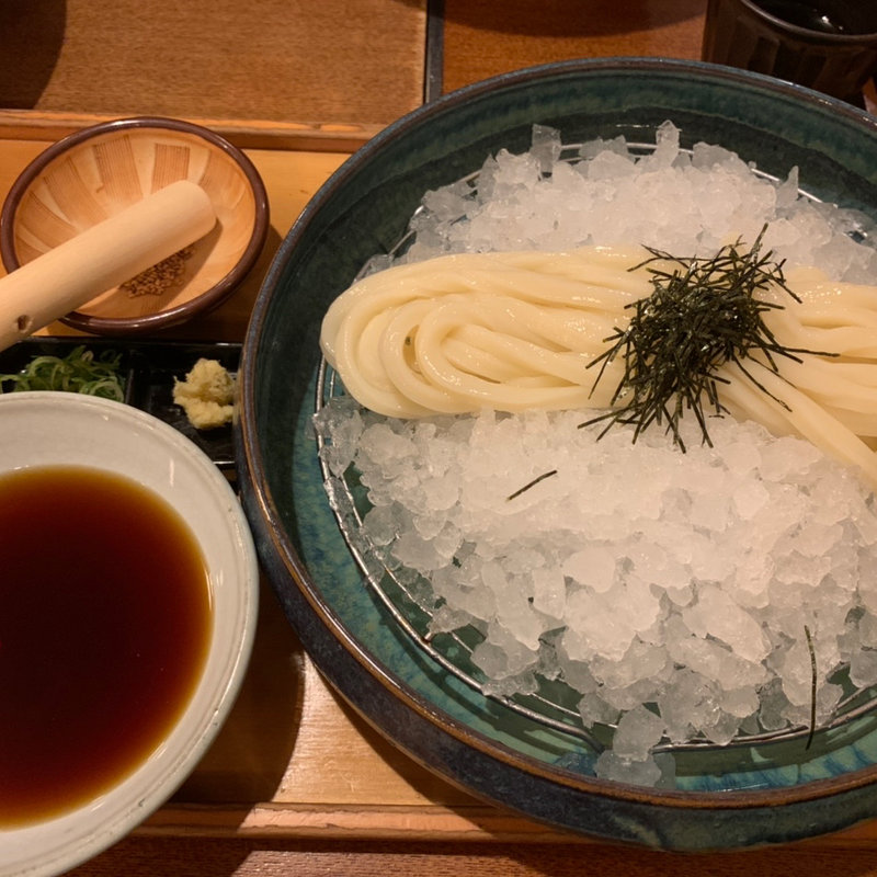 ざるのおうどん(つるとんたん 本町楼)