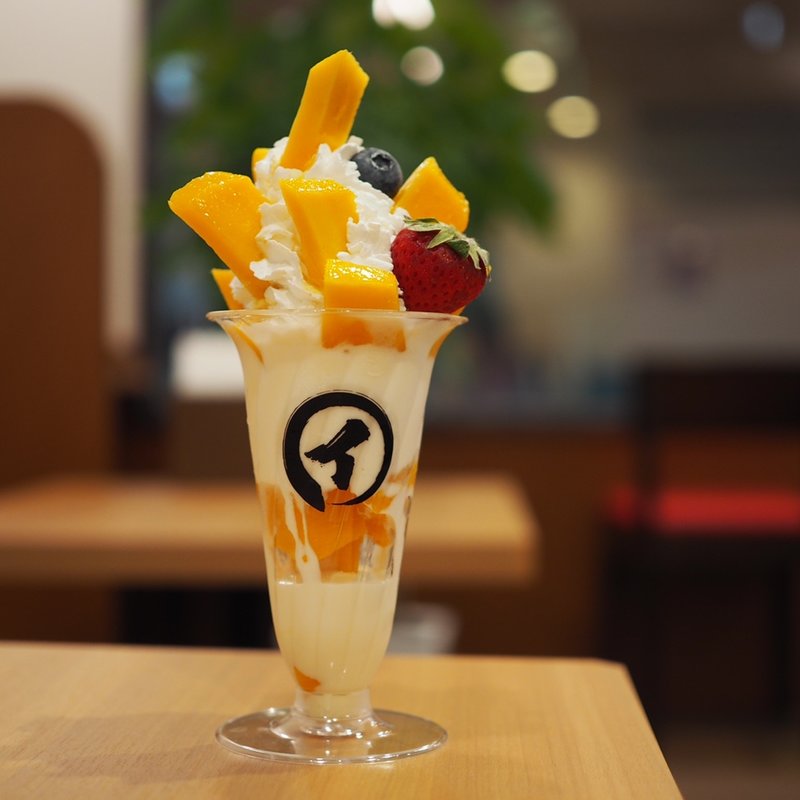 マンゴーパフェ(果物屋cafe マルイ)