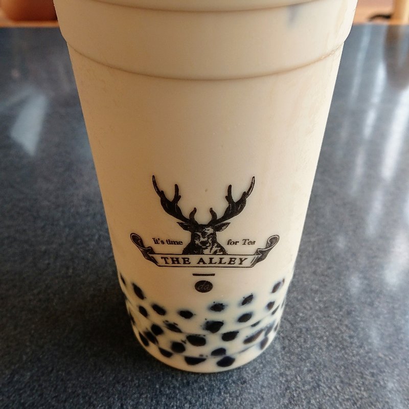 THE ALLEY アッサムタピオカミルクティー(THE ALLEY ニュウマン横浜店)