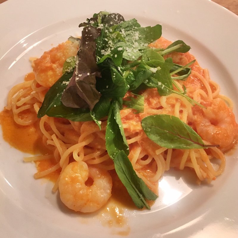 紅ズワイ蟹とエビのトマトクリームパスタ(ケゴマチコモン)