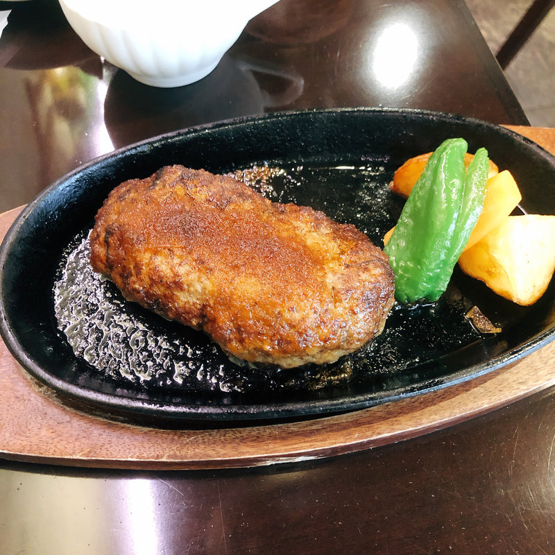 和牛入りハンバーグ(ポイントテン PONT10 Bar-Restaurant)