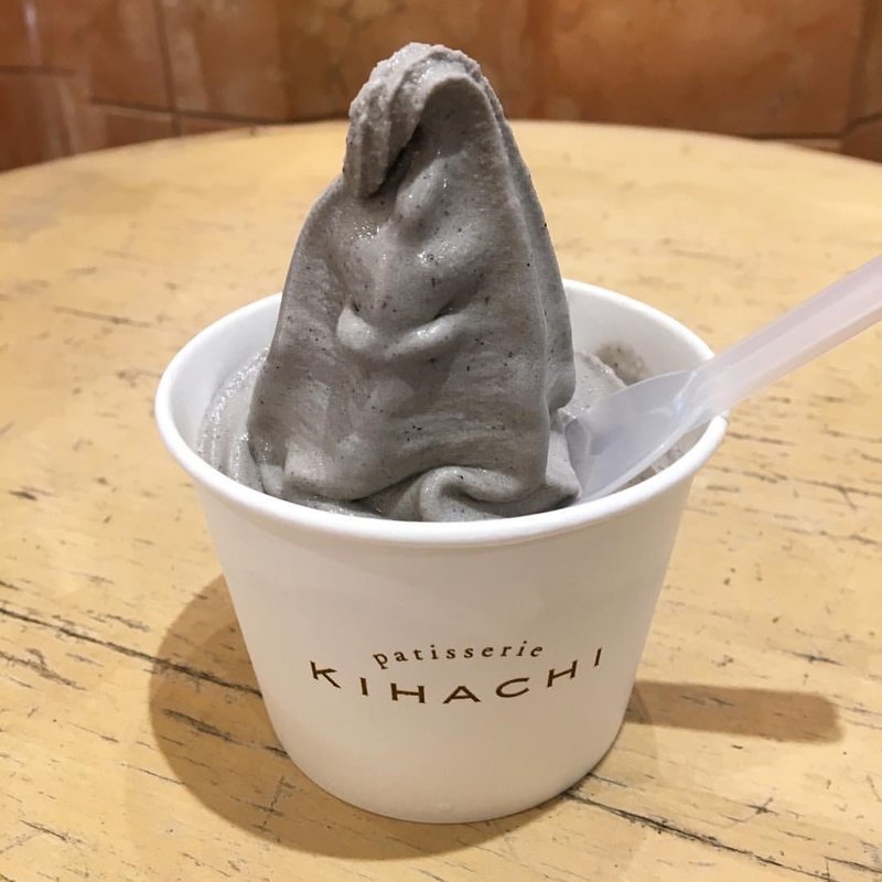 胡麻ソフトクリーム(パティスリー キハチ 羽田空港第１ターミナル店 )
