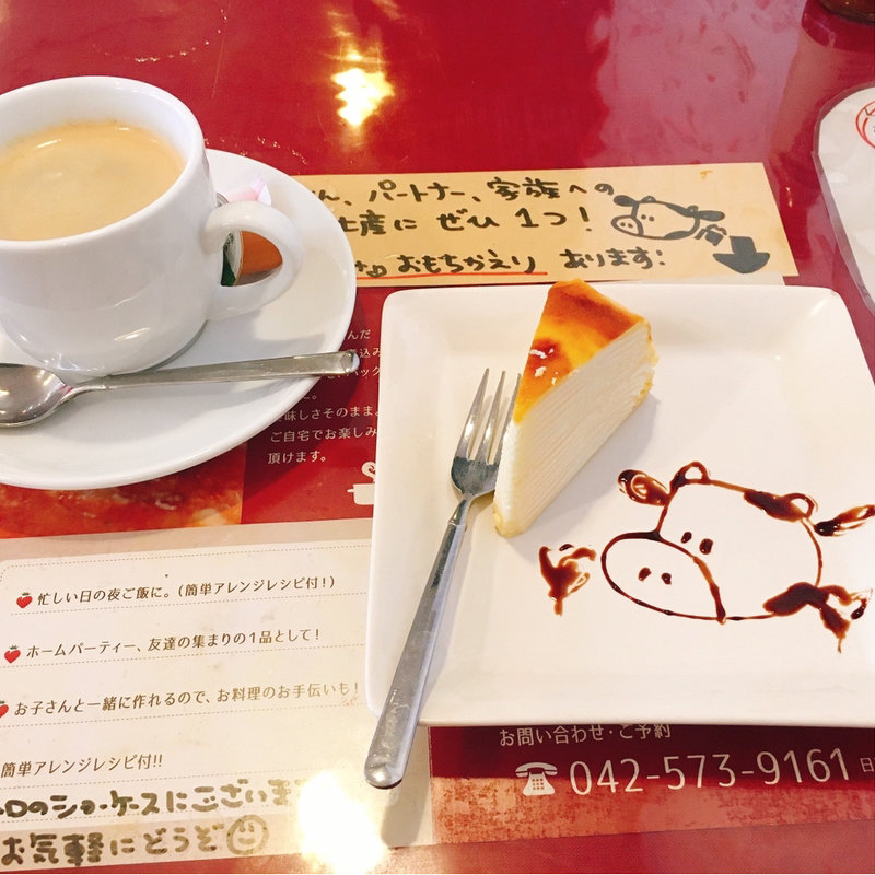 ミルクレープ、ホットコーヒー(牛すじトマト煮込み専門店もうまてん)