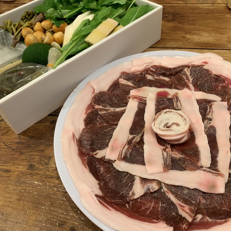 猪のじゅんさい鍋(比良山荘 （ひらさんそう）)