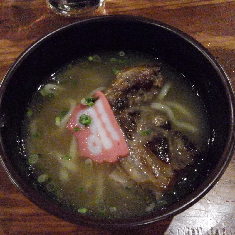 沖縄そば(とぅばらーま （島唄と地料理）)