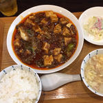 四川麻婆豆腐ランチ(広東名菜 紅茶(ほんちゃ))