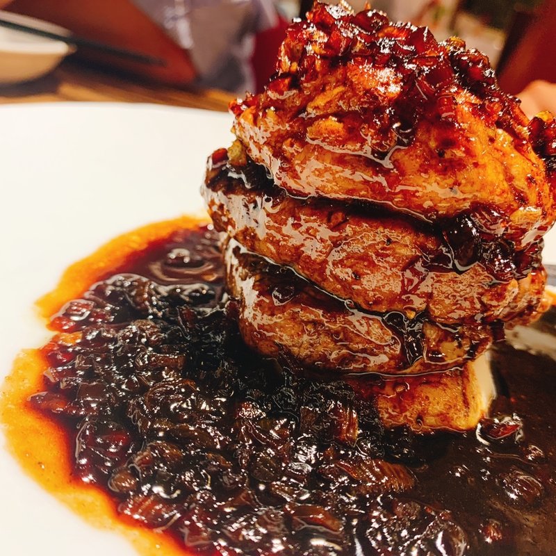 牛フィレ肉とフォアグラのロッシーニ(サカナバルコラーレ)