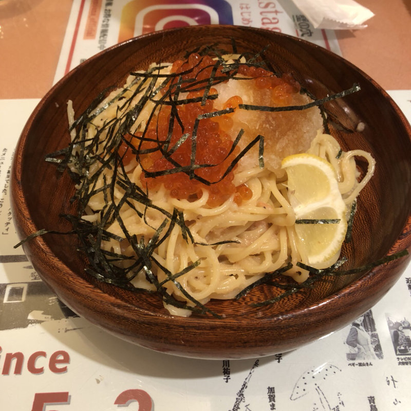 いくらと大根おろしパスタ(壁の穴)