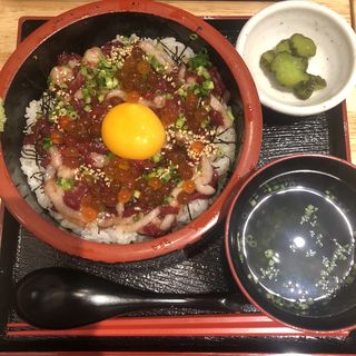 肉いくら丼(浅草橋 肉寿司)