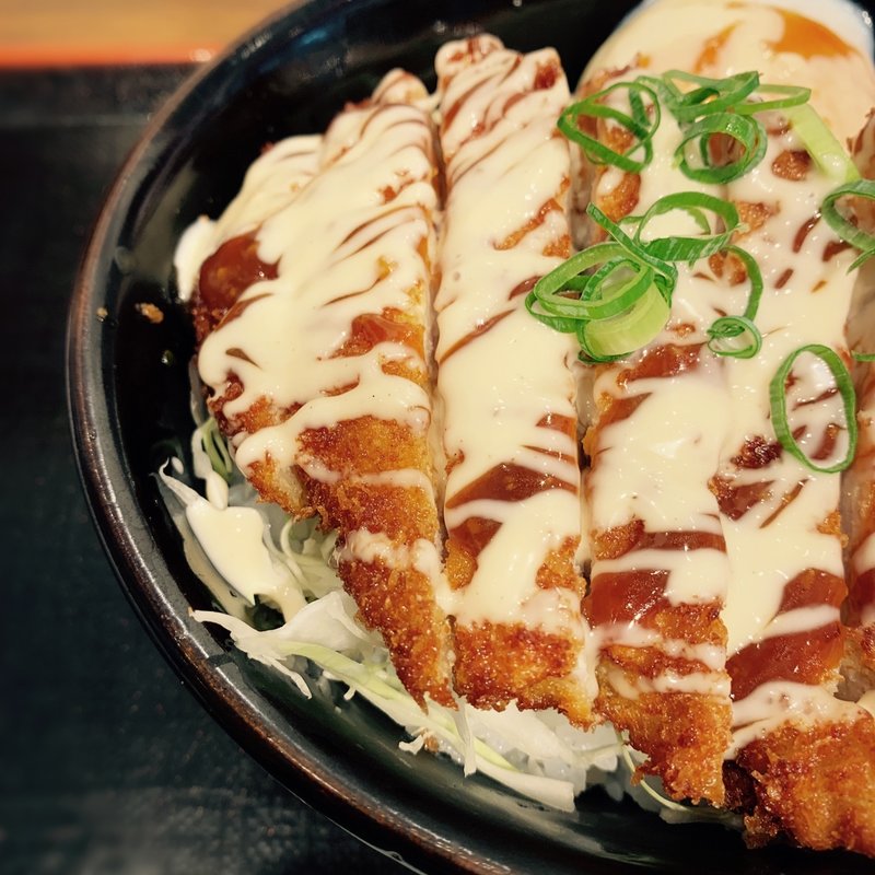 韓辛味噌マヨかつ丼(背ロース)(かつ丼 吉兵衛 東梅田店)