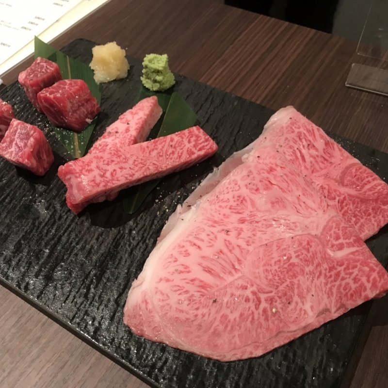 特級ロース、丸芯、うわみすじ(焼肉グレート 駅前店 )