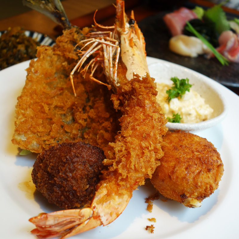 ミックスフライ定食(飯と酒 FISH MARKET 丸秀(フィッシュマーケット まるひで))