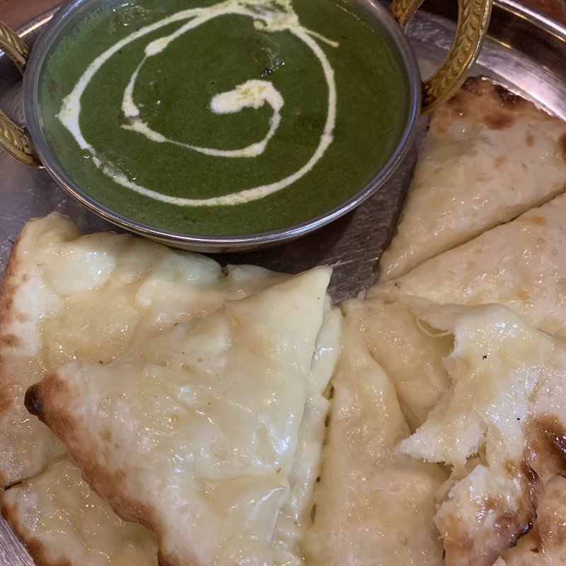 チーズナン(インド料理　モハン)