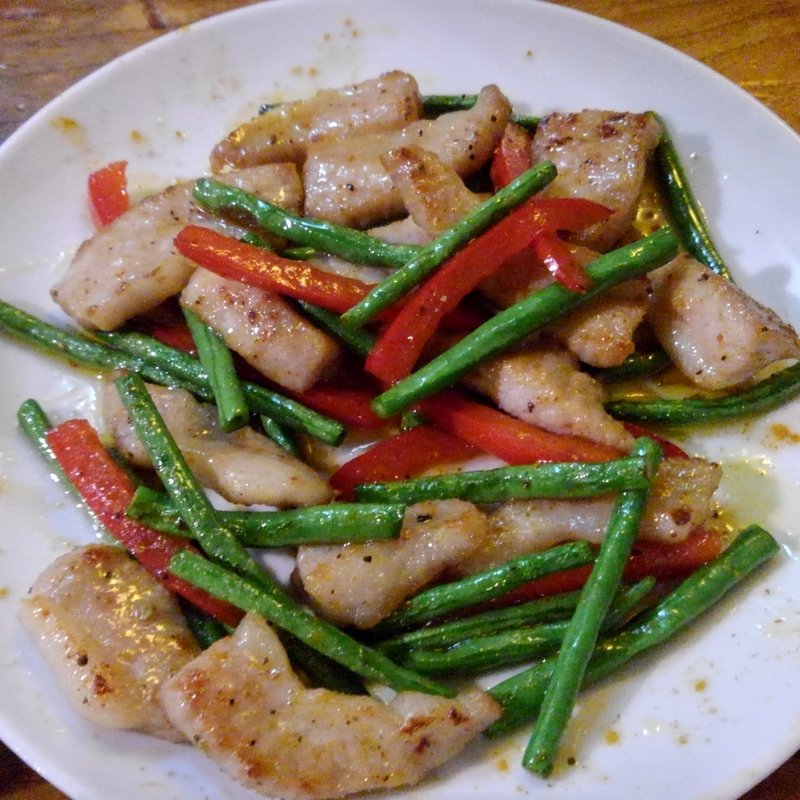 やんばる島豚スパイス炒め(満味 （まんみ）)