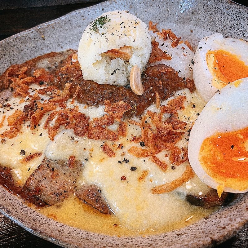 燻製豚カレー  チーズトッピング(燻製カレー池田本店)