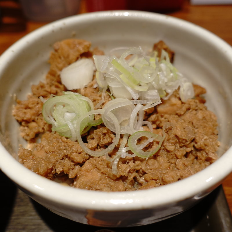 煮込みミニチャーシュー丼(らーめんstyle JUNK STORY〜あべの味店〜時々麺と心7)