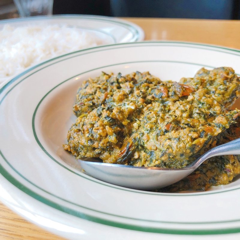 カレーマフィアgoのサグカレー(肉とスパイス JINDARI)