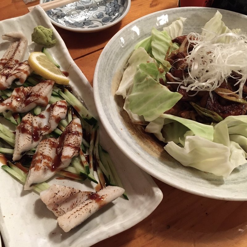 穴子白焼き、ホルモン炒め、刺身(虎ノ門 升本)