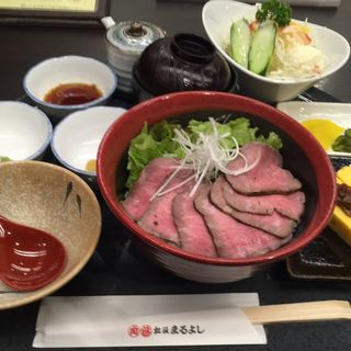 松阪牛ローストビーフ丼(松阪まるよし 鎌田本店)