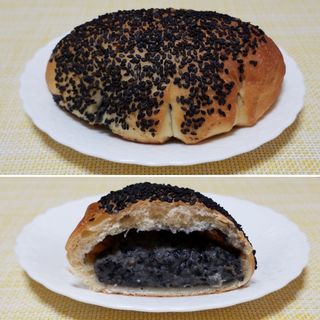 黒ごまクリームパン(ブランジェリーケン)