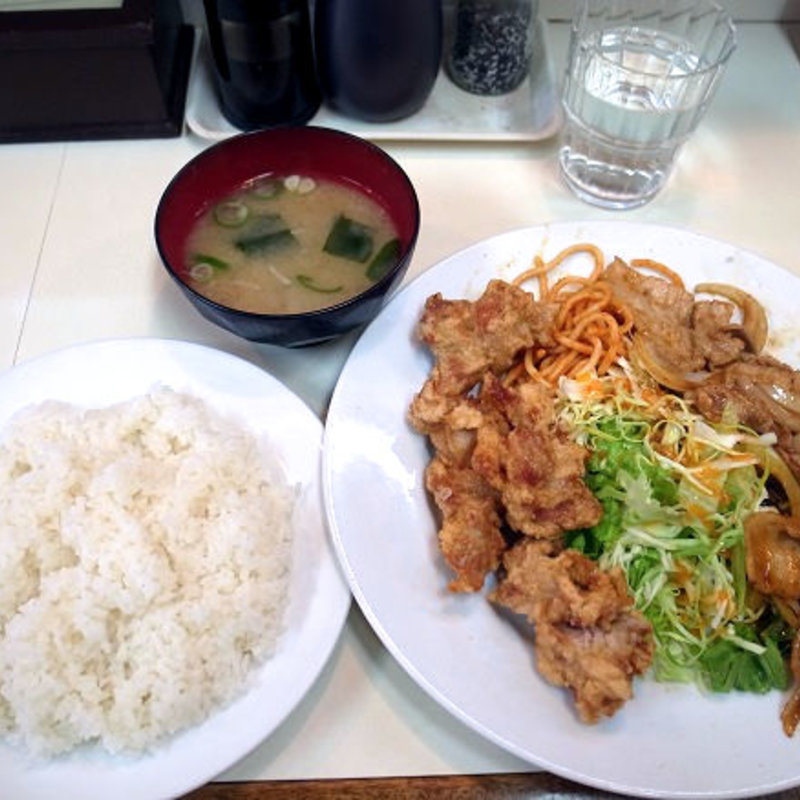 Aセット（チキン唐揚、ポーク焼肉）(ランチハウス )