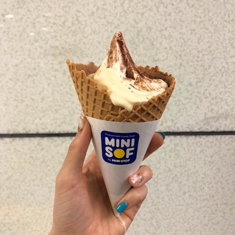 ワッフルソフトクリーム　ティラミス(ミニソフ(MINISOF))