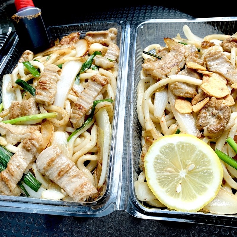 ホルモン焼きうどん(ホルモン秀吉)