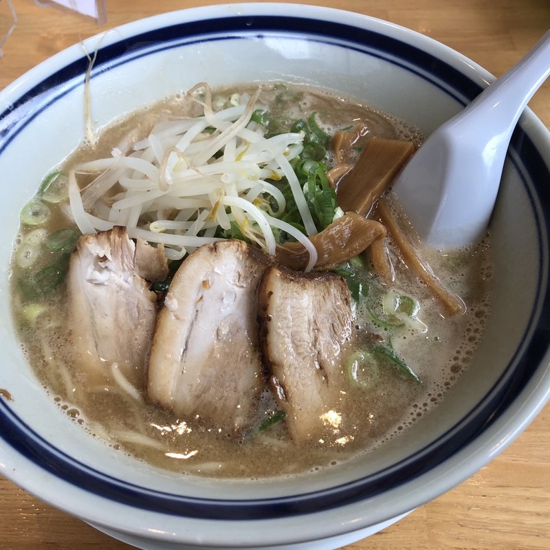 旨トンコツラーメン(喫茶Ｌｉｖｅ （ライブ）)