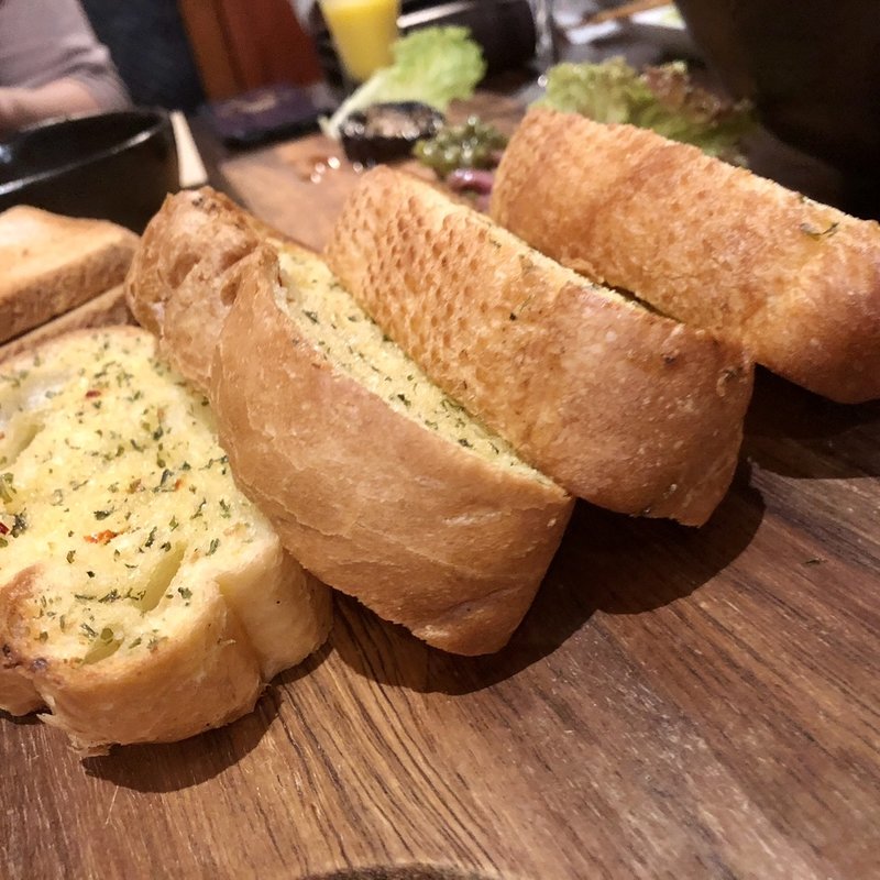 ガーリックトースト(Dining&Cafe Sweets Okada)