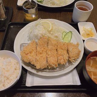ロースかつ定食(とんかつ　天山 )
